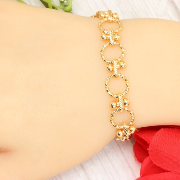 "Trendy Handmade Bracelet – A Thoughtful Gift for Girls & Women | UNVRC1614 - Picture 8 of 10